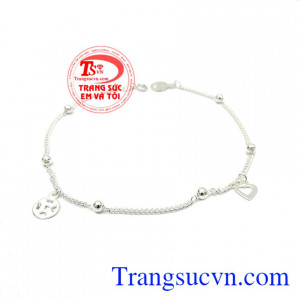 Lắc chân bạc hạnh phúc