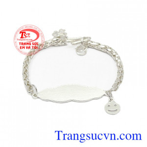 Lắc tay bạc đẹp cho bé được thiết kế tỉ mỉ, dễ dàng chỉnh size cho các bé,Lắc tay bạc đẹp cho bé