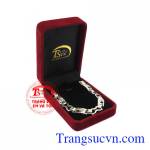 Lắc tay nam là món quà ý nghĩa để dành tặng cho người thân và bạn bè. Lắc tay bạc nam thời trang.