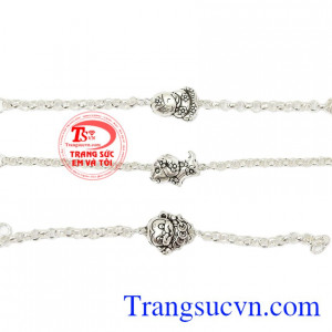 Lắc tay bạc theo tuổi cho bé