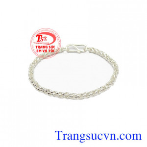 Lắc tay bạc trẻ em nhỏ xinh là sản phẩm được chế tác từ bạc 92.5 chuẩn chất lượng