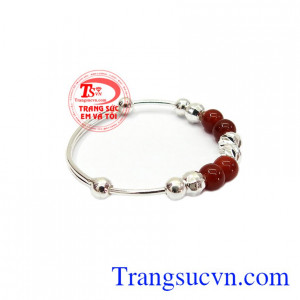  tay bạc trẻ em xinh xắn kiểu dáng độc đáo, mới lạ, phù hợp đeo tay cho bé yêu, là món quà cho bé vào những dịp ý nghĩa,Lắc tay bạc trẻ em xinh xắn