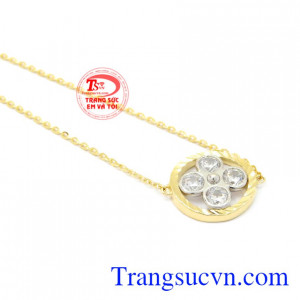 Lắc tay nữ hoa vàng 10k Korea tôn lên vẻ dịu dàng, thuần khiết cho phái nữ.