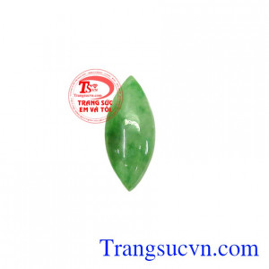 Mặt cẩm thạch phú quý là chứa nguồn năng lượng dồi dào, đem lại may mắn cho người sở hữu.