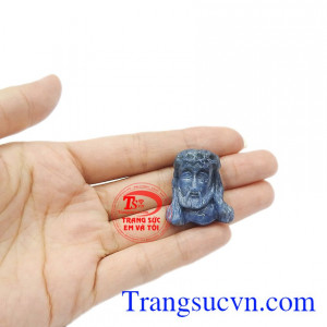 Mặt Chúa Giê-su sapphir thiên nhiên thích hợp bọc vàng để làm mặt dây đeo.