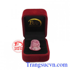 Mặt dây là món quà ý nghĩa dành tặng cho người thân và bạn bè. Mặt Chúa Giê-su yêu thương.