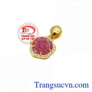 Mặt dây chuyền Ruby vàng 14k với chạm khắc hình bông hoa mang lại vẻ thanh lịch và sang trọng cho người sử dụng,Mặt dây chuyền Ruby vàng 14k
