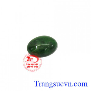 Ngọc cẩm thạch mang đến sự tinh khiết, ngọt ngào và nuôi dưỡng năng lượng, đem lại may mắn và yêu thương cho người sử dụng