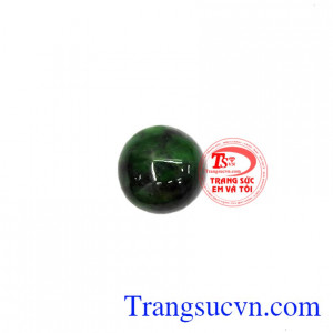 Mặt dây Jadeite đẹp là sản phẩm đẹp có thể làm mặt dây chuyền bằng vàng hoặc hoa tai vàng