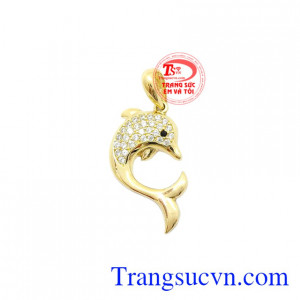 Mặt dây nữ cá vàng 10k Korea được nhập khẩu từ Hàn Quốc, hiện đang được nhiều người yêu thích. 