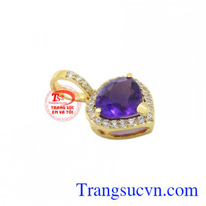 Mặt dây nữ vàng thạch anh tím đẹp là món quà ý nghĩa dành tặng cho người thương vào những dịp đặc biệt.