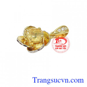 Mặt dây Opal Hoa Hồng được chế tác từ vàng 14k, bảo hành 12 tháng, giao hàng nhanh trên toàn quốc