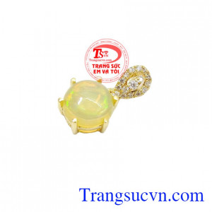 Opal ngày nay được xem là một món đồ trang sức có giá trị cao, nó biểu tượng cho niềm tin, hy vọng và sự thành đạt