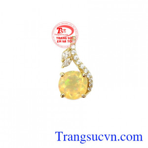 Mặt dây Opal vàng 14k là sản phẩm được thiết kế từ đá quý Opal thiên nhiên bọc vàng 14k chất lượng,Mặt dây Opal vàng 14k