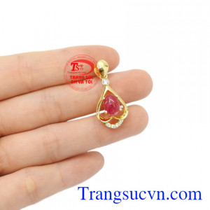 Mặt dây ruby sang trọng vàng 14k.