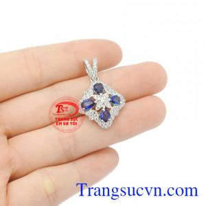 Mặt dây Sapphire vàng trắng.