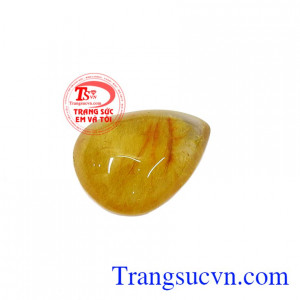 Thạch anh tóc vàng là biểu tượng của sự phát triển, sinh sản, sự thịnh vượng, thăng tiến, giúp chủ nhân thăng hoa trong đường tình duyên, hạnh phúc lứa đôi được yên ấm, bền vững