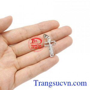 Mặt dây thích hợp cho nhiều lứa tuổi. Mặt dây thánh giá tinh tế