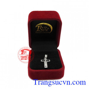 Sản phẩm bảo hành uy tín, giao hàng toàn quốc. Mặt dây thánh giá tinh tế.