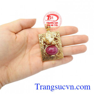 Mặt dây vàng hổ Ruby độc đáo, chất lượng.