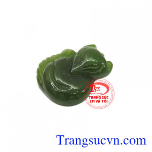 Mặt hồ ly Nephrite đẹp giúp mang lại may mắn trong đường tình duyên.
