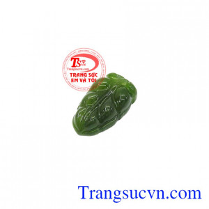 Ngọc cẩm thạch là loại đá được vua chúa, quan lại thời xưa hết sức ưa chuộng,Mặt Nephrite chiếc lá đẹp