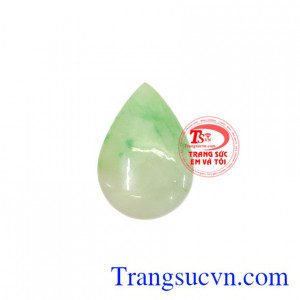 Mặt ngọc cẩm thạch bình an đẹp chứa nguồn năng lượng dồi dào giúp giải trừ tà khí, đem lại may mắn.