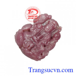 Mặt Phật Bà Quan Âm tượng trưng cho điềm lành, lòng thánh thiện, bao dung, hướng phật, mang tới bình an