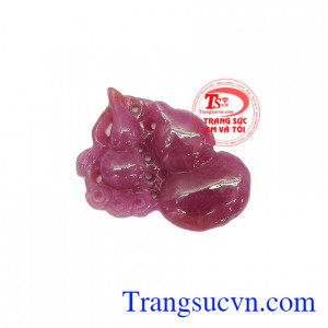 Mặt ngọc Ruby Hồ Lô Trường Thọ là sản phẩm được chế tác đẹp, tinh tế, có thể chế tác bọc vàng