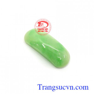 Mặt ngọc tài lộc may mắn chứa nguồn năng lượng dồi dào, có tác dụng mang lại bình an, may mắn và giải trừ tà khí cho người đeo