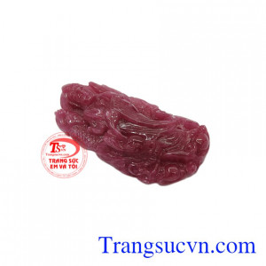Đá ruby hợp với những người mệnh Thổ và Hỏa. Mặt quan âm ruby chất lượng