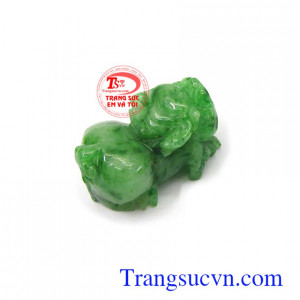 Mặt tỳ hưu cẩm thạch hưng thịnh có tác dụng chiêu tài lộc, bình an, may mắn, giải trừ tà khí cho người đeo
