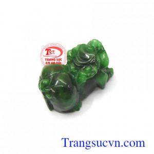 Mặt tỳ hưu phỉ thúy bình an ngọc thiên nhiên cao cấp, là món quà ý nghĩa cho người yêu thương