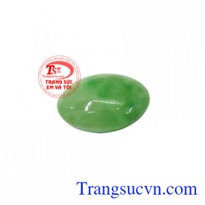 Ngọc cẩm thạch có tác động tích cực đến không chỉ sức khỏe mà cả sự thịnh vượng của người đeo