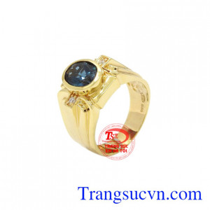 Nhẫn nam vàng Topaz sang trọng hiện đang được phái mạnh ưu chuộng và lựa chọn.