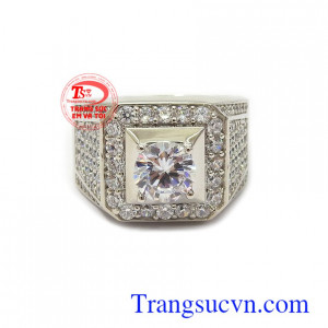 Nhẫn nam vàng trắng Hàn Quốc thời thượng phù hợp phong cách phái mạnh, là dòng sản phẩm rất được ưa chuộng