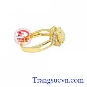 Nhẫn Nữ Opal May Mắn được chế tác từ vàng 14k, bảo hành 12 tháng, giao hàng nhanh trên toàn quốc
