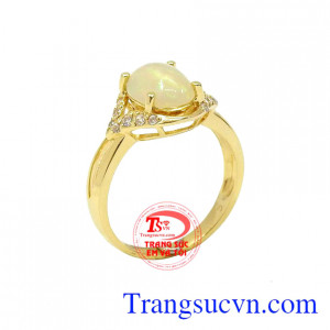 Nhẫn Nữ Opal May Mắn được đính đá Opal đặc biệt với kiểu dáng thời trang, sang trọng
