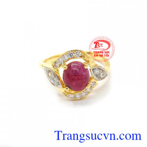 Nhẫn nữ Ruby quý phái được chế tác từ đá Ruby thiên nhiên và vàng 14k.