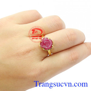 Sản phẩm thích hợp làm quà tặng cho người phụ nữ của bạn,Nhẫn nữ Ruby vàng 14k dịu dàng