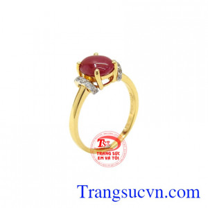 Nhẫn nữ vàng 14k Ruby là sản phẩm được thiết kế tinh tế từ đá Ruby thiên nhiên.