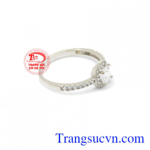 Nhẫn nữ vàng trắng tinh tế 10k là món quà ý nghĩa dành cho người yêu thương vào những dịp đặc biệt.