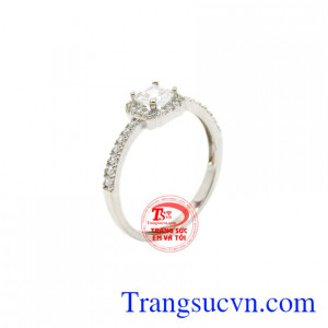 Nhẫn nữ vàng trắng tinh tế 10k được chế tác từ vàng 10k chất lượng cao.