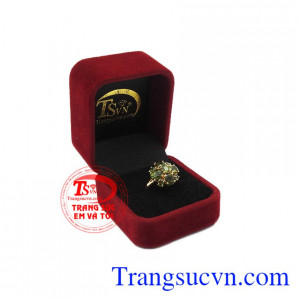 Hãy dành tặng cho người thân của bạn món quà đầy ý nghĩa này. Nhẫn sapphir quý phái