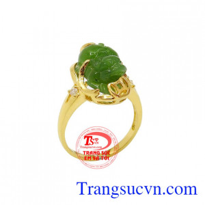 Nhẫn Tỳ Hưu Nephrite Thịnh Vượng là biểu tượng tài lộc ưa chuộng của các doanh nhân, thương nhân đem đến nhiều may mắn cho sự nghiệp