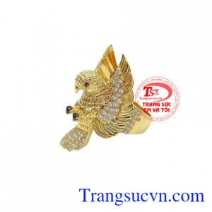 Sự kết hợp giữa vàng và đá quý làm tăng thêm giá trị và sự nổi bật cho chủ nhân khi sử dụng,Nhẫn vàng nam đại bàng