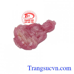 Màu đỏ mang lại mọi sự may mắn, đá ruby là loại đá quý đặc biệt