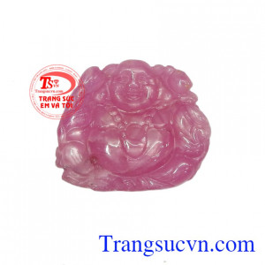 Phật Di Lặc Đá Ruby Bình An là sản phẩm đá Ruby thiên nhiên được chạm khắc 3D tinh tế và tỉ mỉ