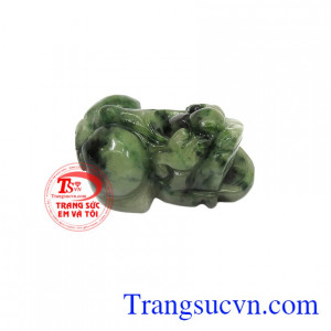 Tỳ hưu ngọc jadeite sang trọng là sản phẩm ngọc cẩm thạch đẹp mang lại nhiều may mắn, tài lộc cho người đeo