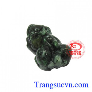 Tỳ hưu có tác dụng xua đuổi tà khí và mang lại sự may mắn, tài lộc và bình an cho gia chủ